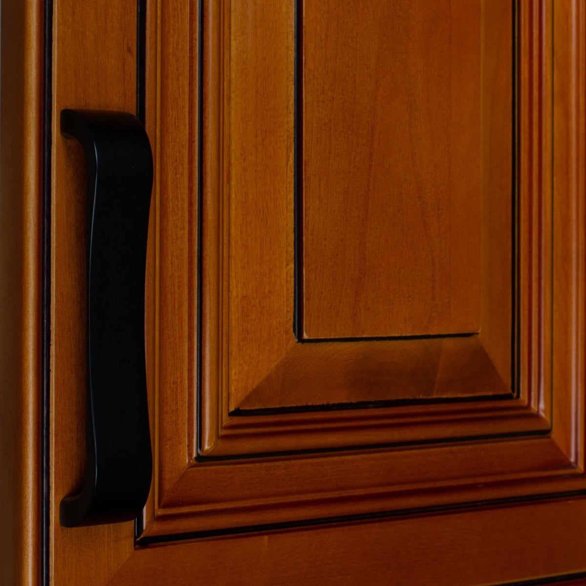 Matte Black Curved Flat Cabinet Pull Handles, Pack of 25 L192967