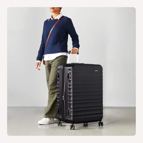 30" Black Hardside Expandable Luggage with Wheels M4942