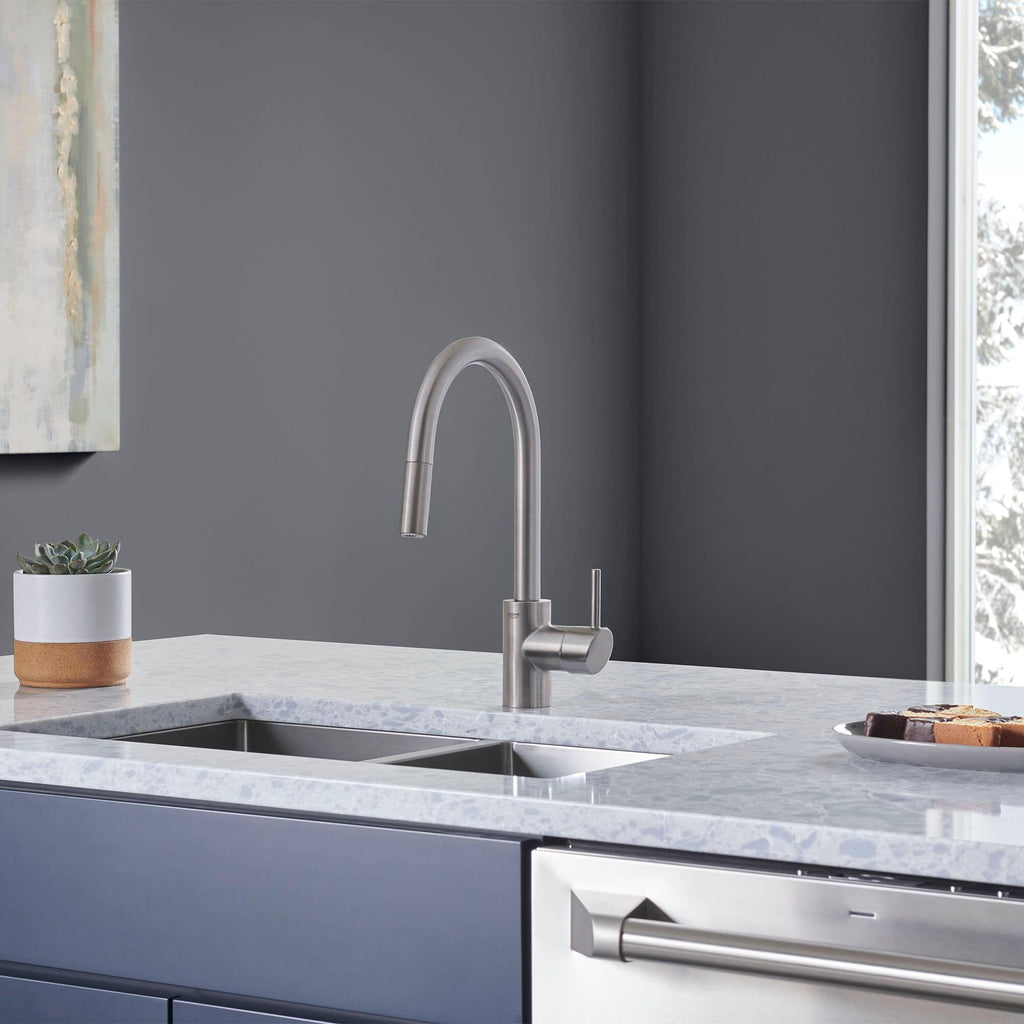 Single-Handle Kitchen Faucet in SuperSteel R23715