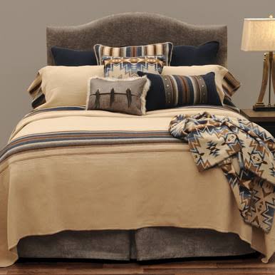 Black Forest Queen Bed Set A80192
