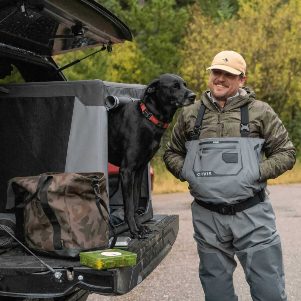 Folding Travel Crate R596079