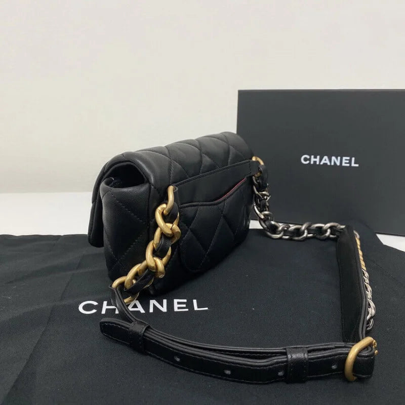 Black Quilted Lambskin Waist Bag Q809