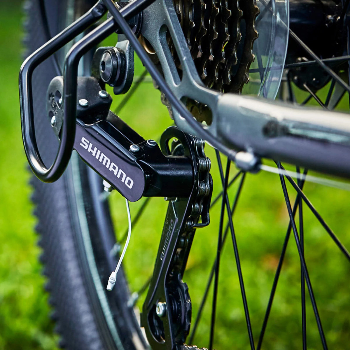 24 21-Speed Mountain Bike with Disc Brakes B831
