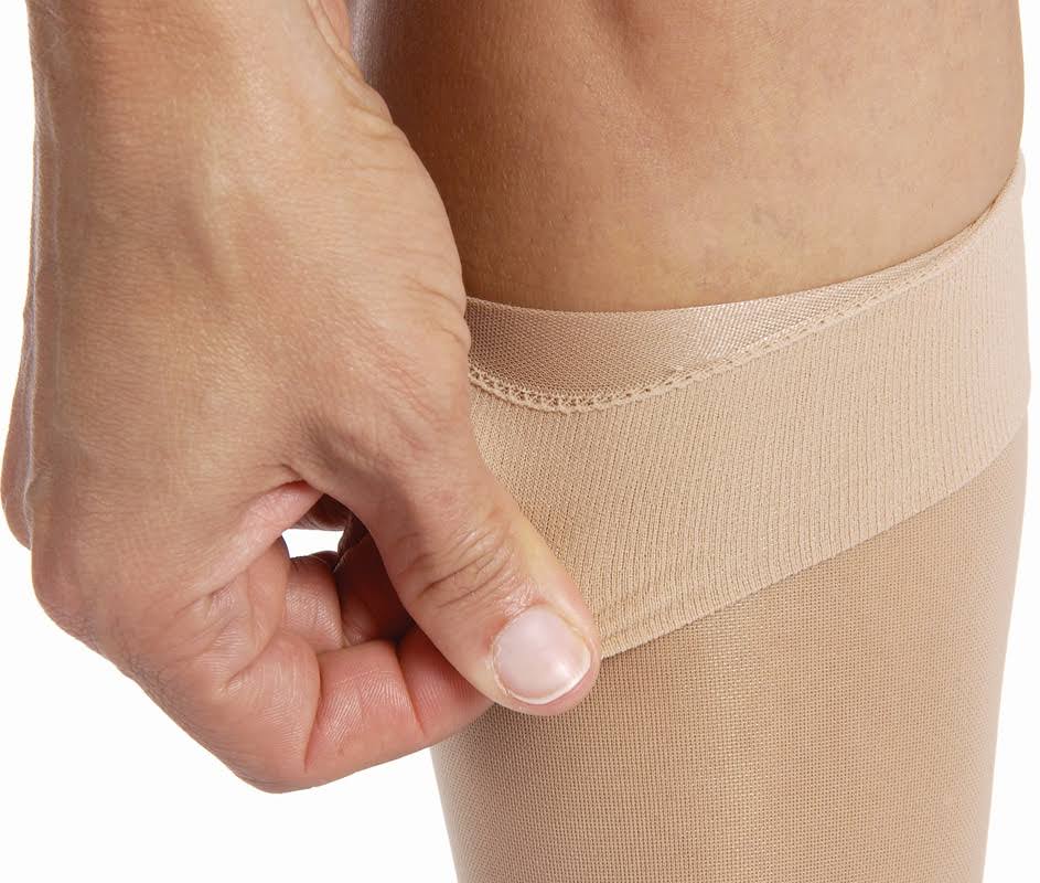 30-40 mmHg Knee High A763634