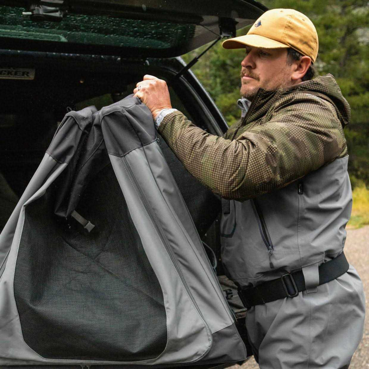 Folding Travel Crate R596079