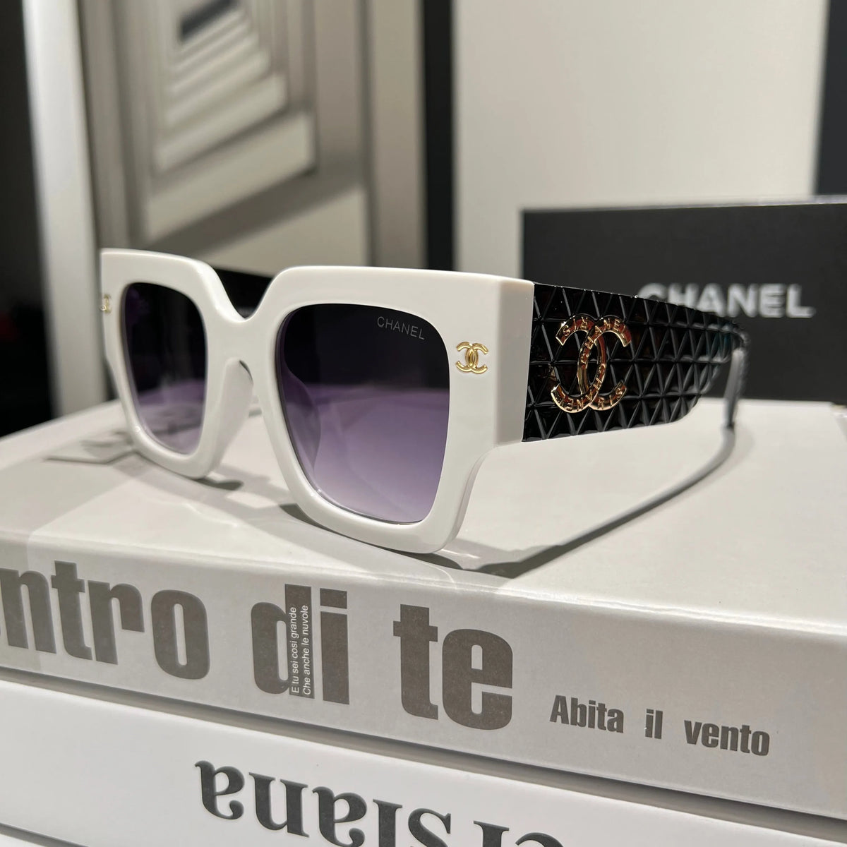 Fashionable CC Letter Sunglasses J926