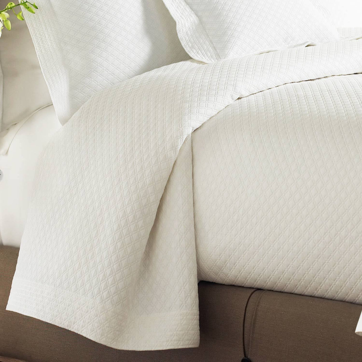 Navy Euro Sham B679