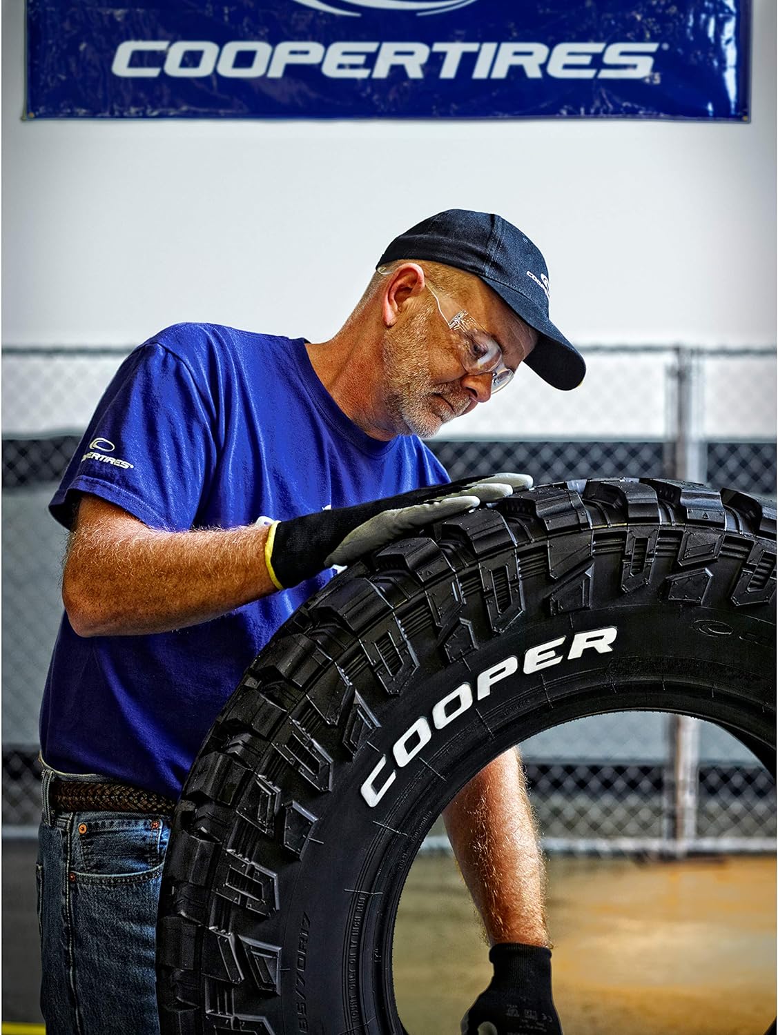 255/70R17 All-Season Tire H943