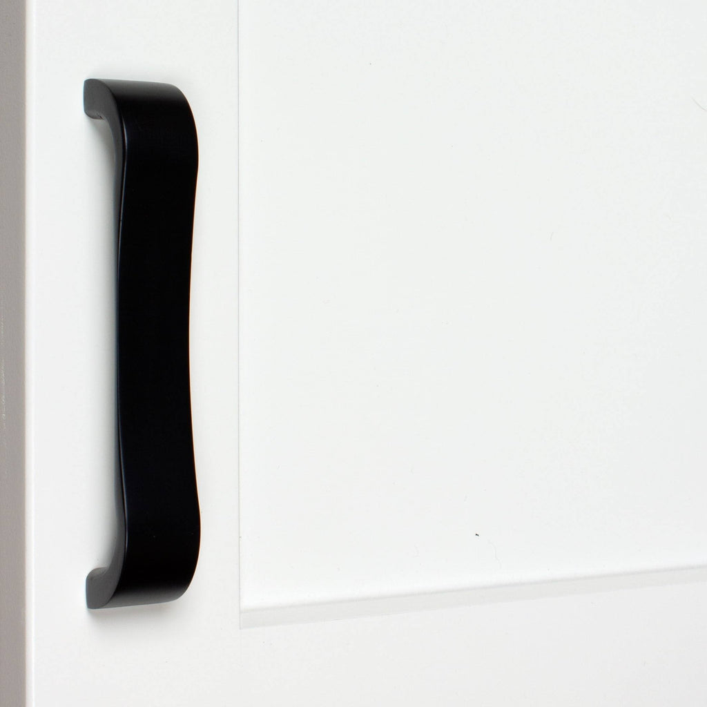 Matte Black Curved Flat Cabinet Pull Handles, Pack of 25 L192967