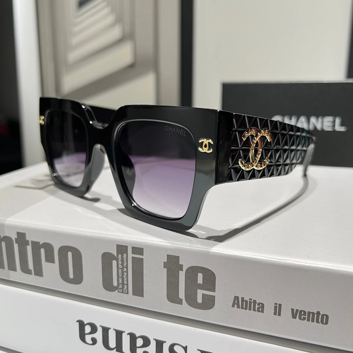 Fashionable CC Letter Sunglasses J926