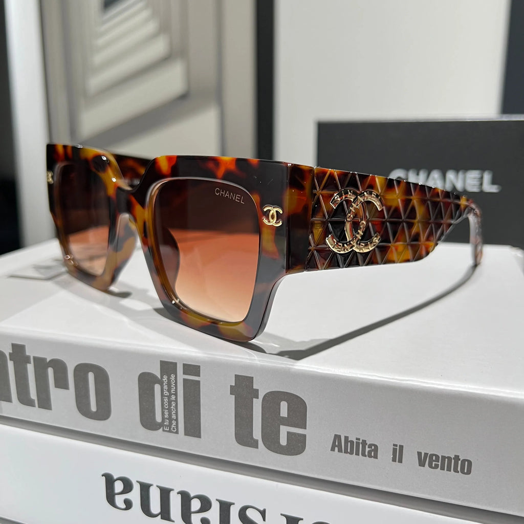 Fashionable CC Letter Sunglasses J926