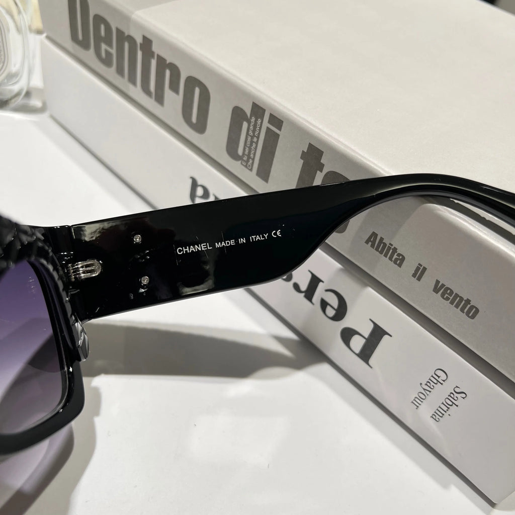 Fashionable CC Letter Sunglasses J926