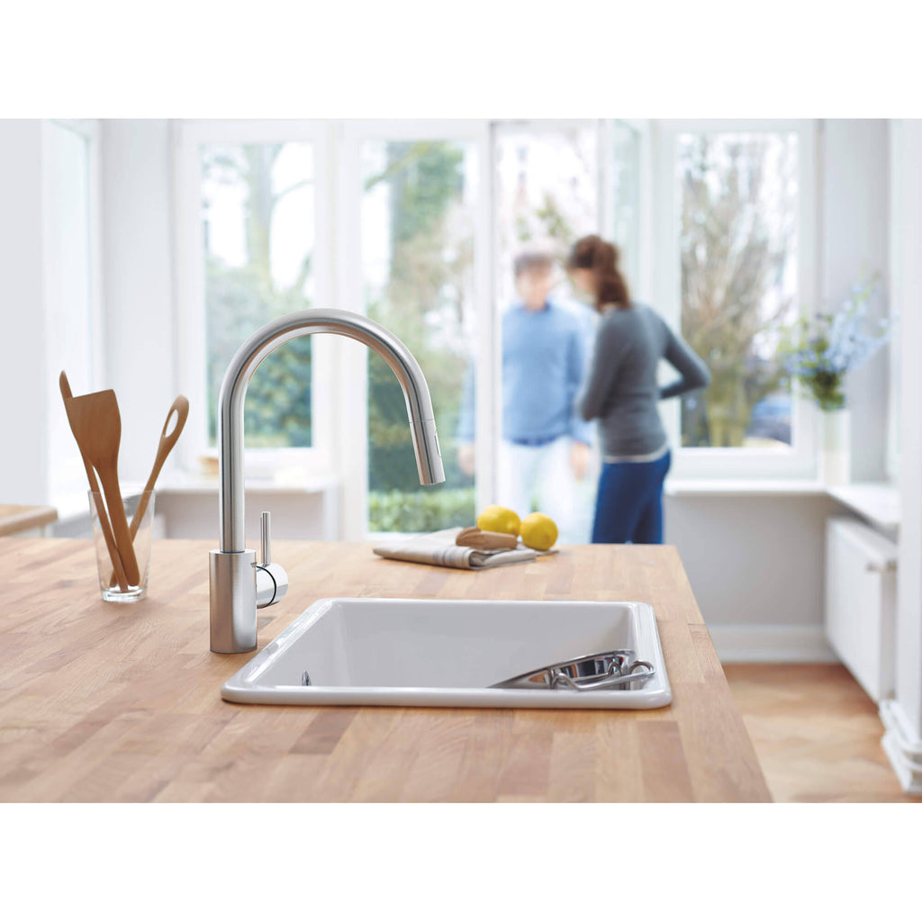 Single-Handle Kitchen Faucet in SuperSteel R23715
