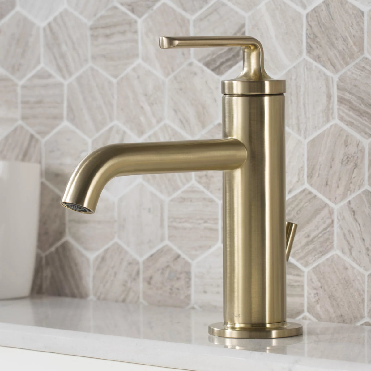 Single Handle Bathroom Sink Faucet with Lift Rod Drain T711268